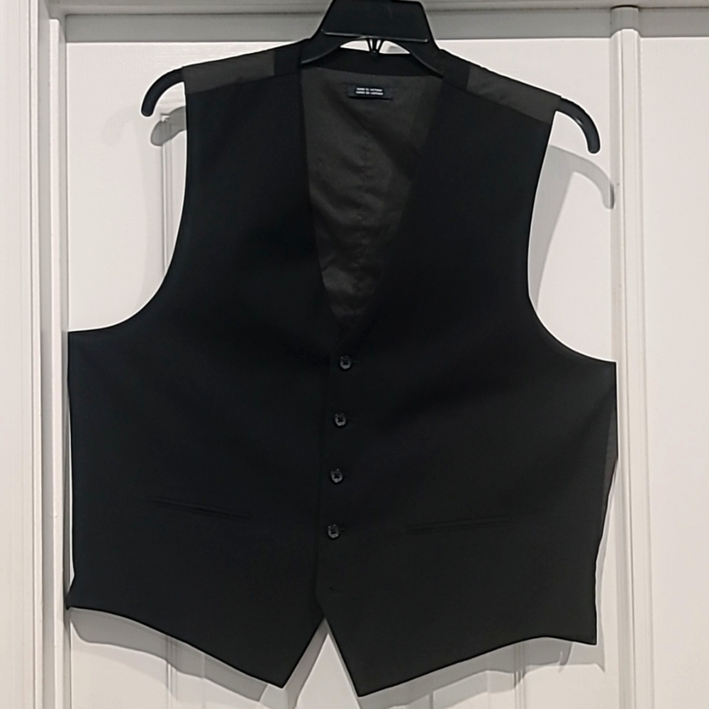Used Mens Arrow Full Back Black Button up Vest. Sz: XL